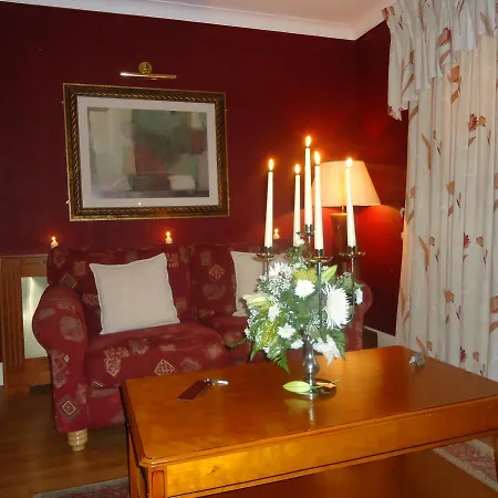 Arms 3* Templemore