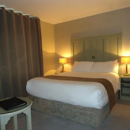 Hotel Arms 3*