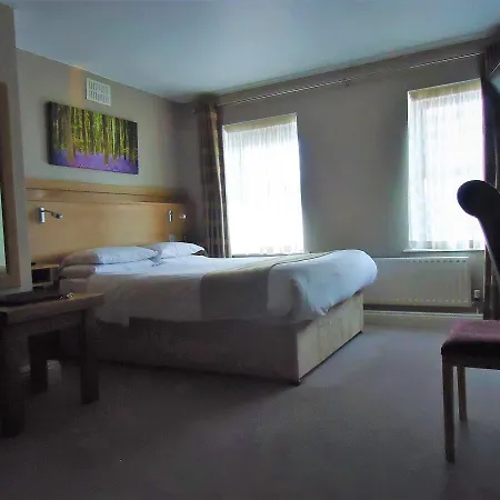 Hotel Arms Templemore